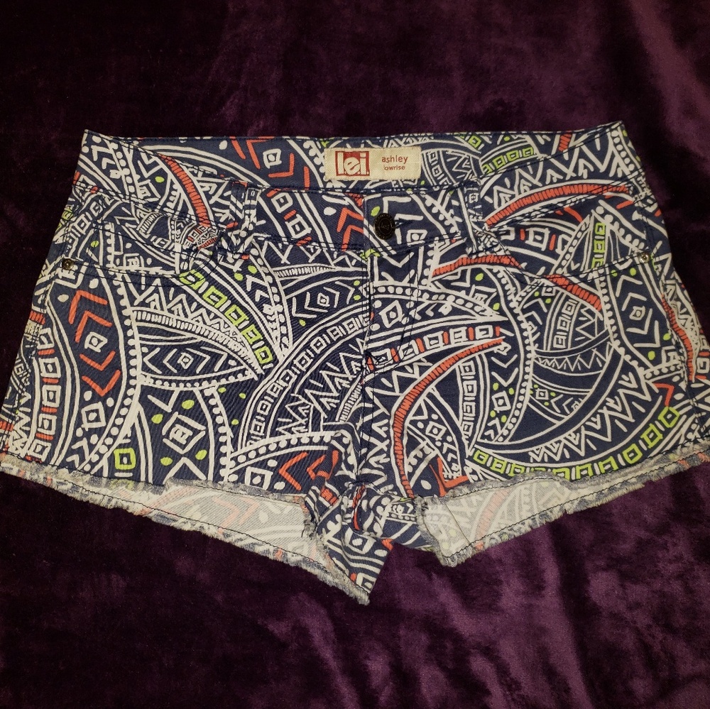 lei Patterned Shorts